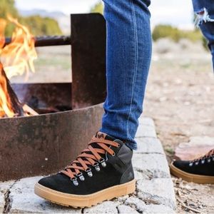 Foresake Women’s Lucie Mid Waterproof Boots size 7.5